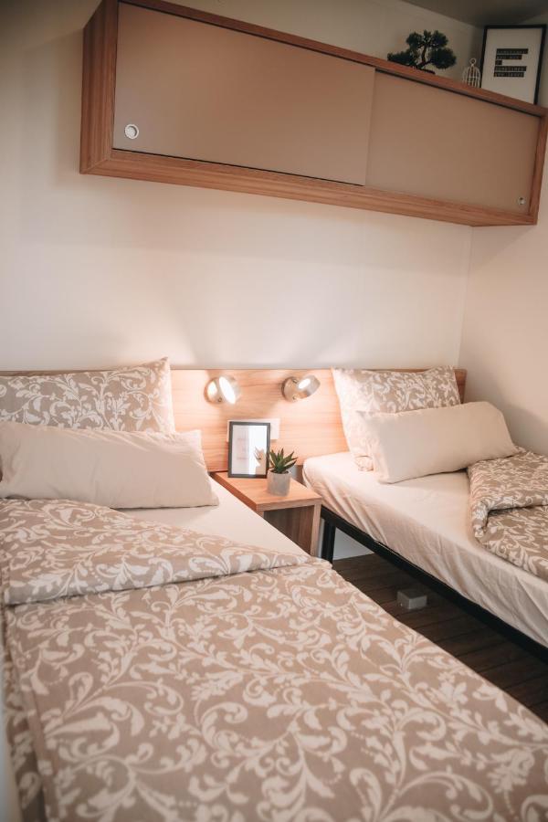 Mobile Home Peponi Del Mar, Camping Porton Biondi Rovinj Exterior photo